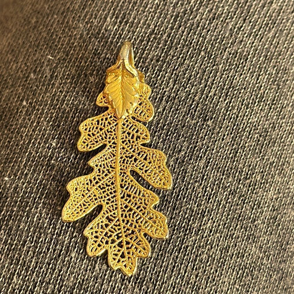Vintage gold‎ plated leaf pendant